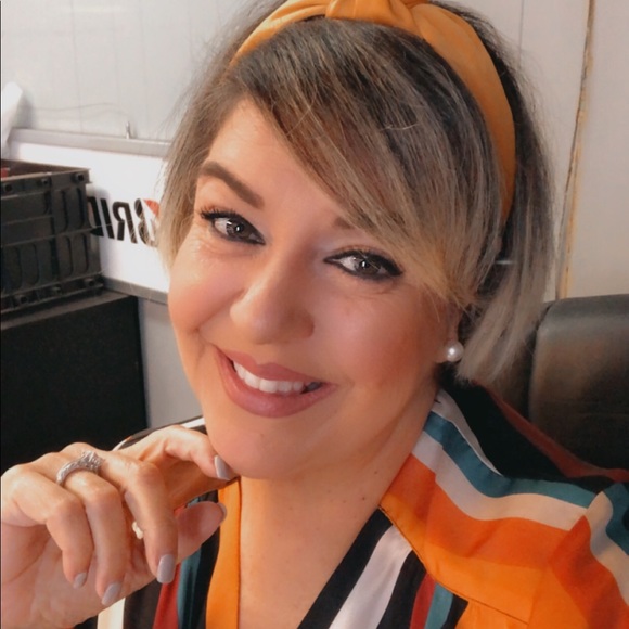 Meet your Posher, Carly - Picture 4 of 17